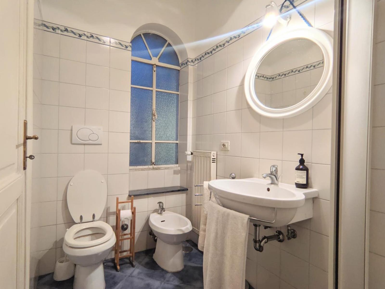 Charming In A 1910s Building 2 Min Walk From The Colosseum Apartment Rom